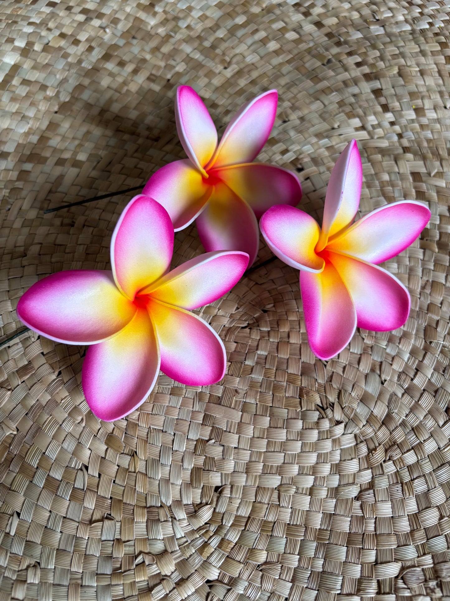 Aliutu Pink Plumeria 2-tone Foam Flower Sei Siale 9cm
